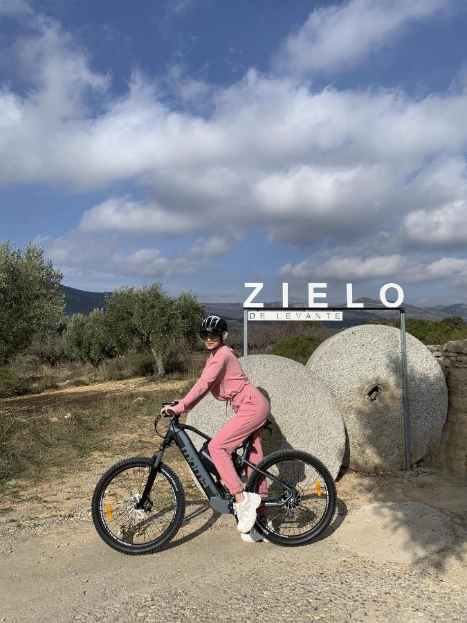 Zielo De Levante Tirig Exterior photo